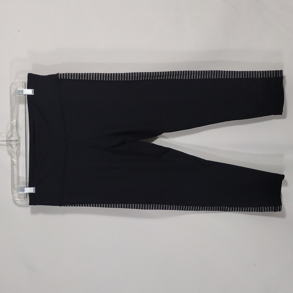 EUC Velocity cropped black leggings with gray side stripes size Large